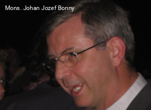 Preti sposati: le chiusure del cardinale di Torino e le aperture dell'arcivescovo di Anversa